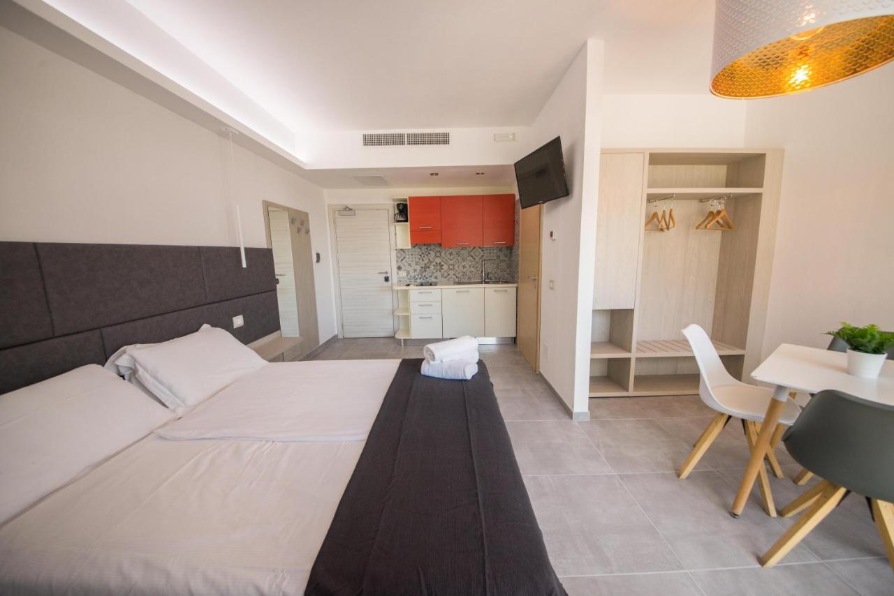 Residence Cristine Riva del Garda Exterior photo