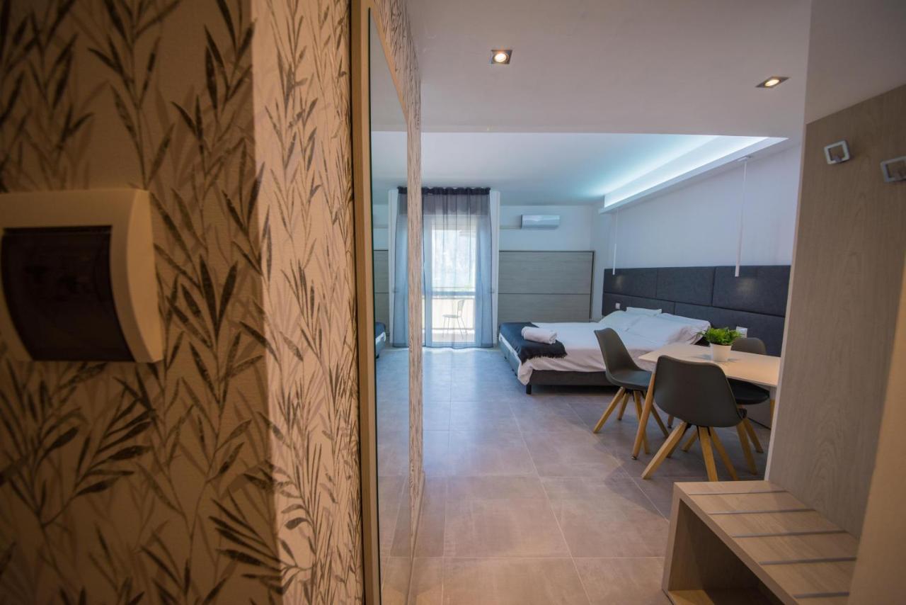 Residence Cristine Riva del Garda Exterior photo