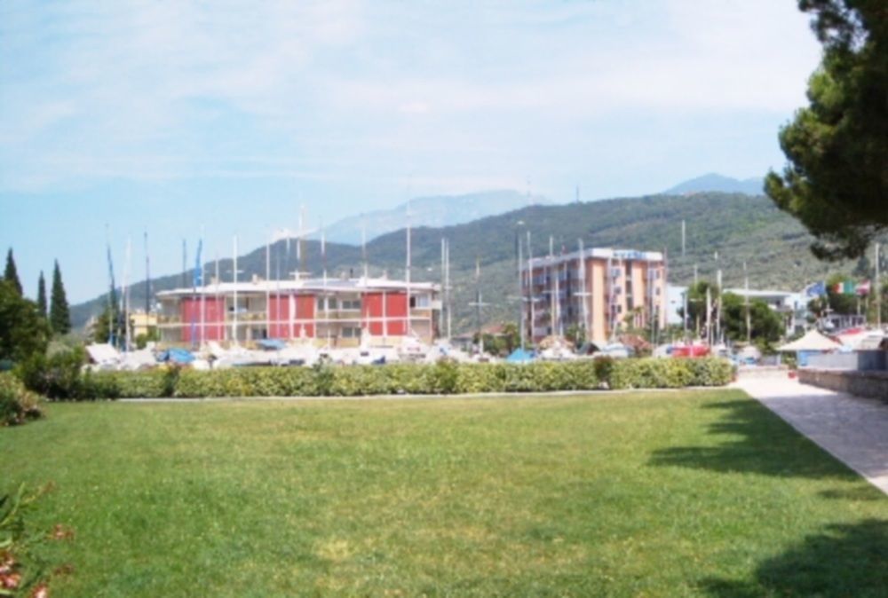 Residence Cristine Riva del Garda Exterior photo